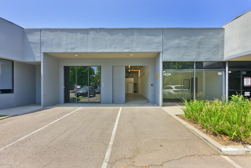 More Photos Of 1631-1645 16th St, Santa Monica Light Manufacturing For Lease