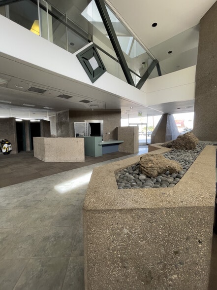 More Photos Of 74010 El Paseo, Palm Desert Storefront Retail Office For Sale