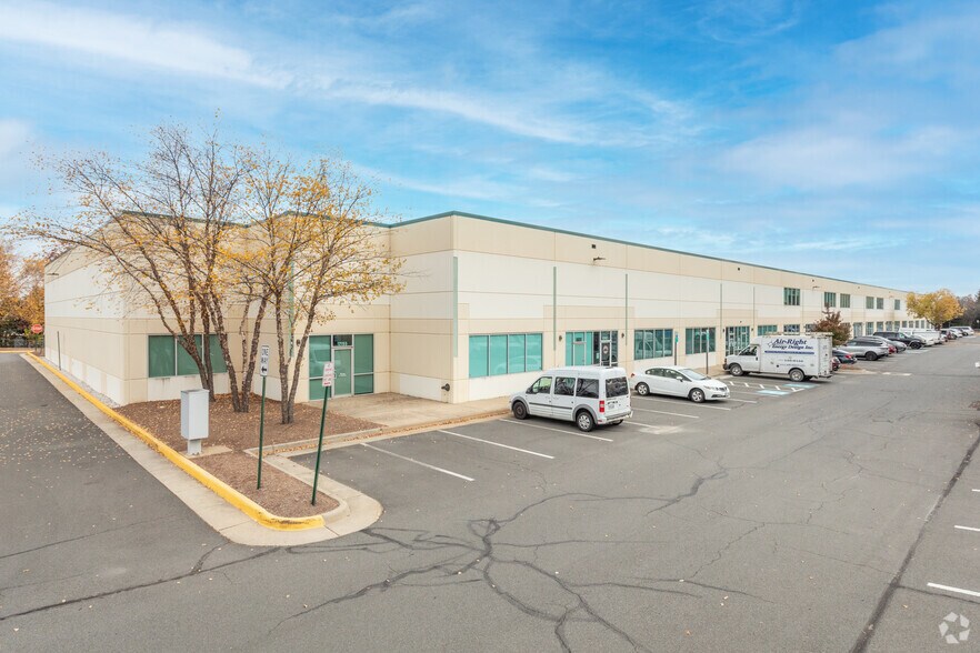 More Photos Of 12155-12215 Livingston Rd, Manassas Warehouse For Lease