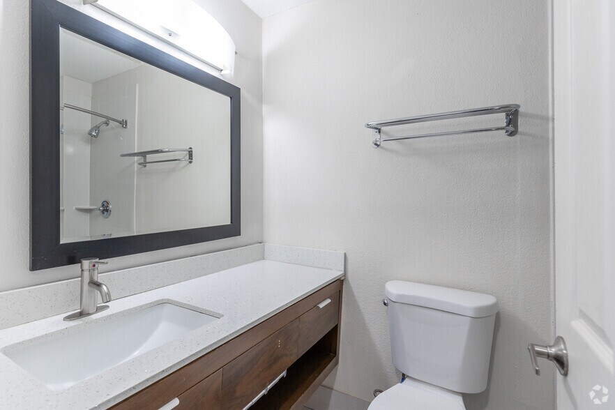 More Photos Of 2425 Atrium Way, Nashville Apartments For Sale