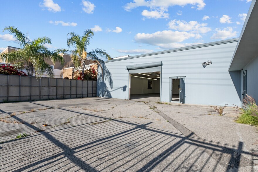 More Photos Of 7225 Fulton Ave, North Hollywood Warehouse For Sale