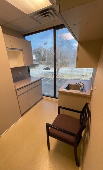 More Photos Of 319 N Pine St, Spartanburg Medical For Lease