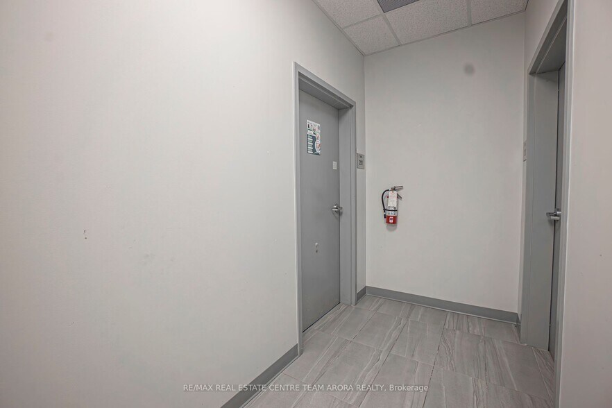More Photos Of 268 Derry Rd W, Mississauga Office For Sale