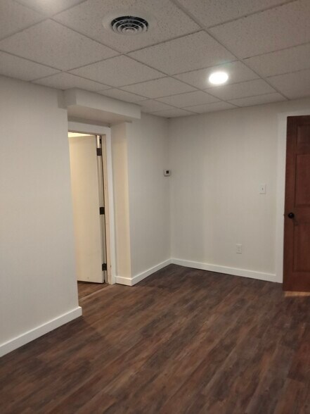 More Photos Of 330-336 E Main St, Twin Lakes General Retail For Lease