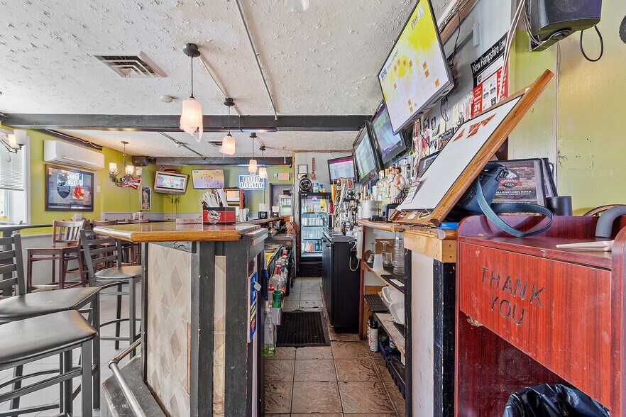 More Photos Of 42 Allenstown Rd, Pembroke Restaurant For Sale