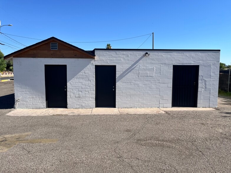 Primary Photo Of 2538 E McDowell Rd, Phoenix Freestanding For Lease
