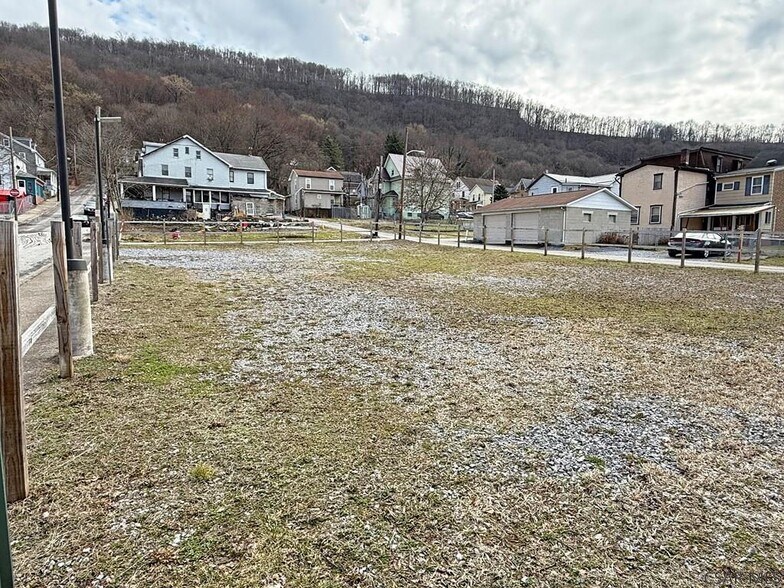 More Photos Of 1002 Church St, Johnstown Storefront Retail Residential For Sale