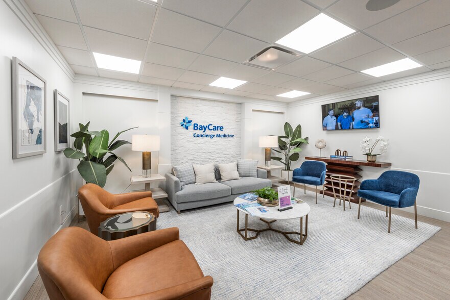 More Photos Of 4427 W Kennedy Blvd, Tampa Office For Sale
