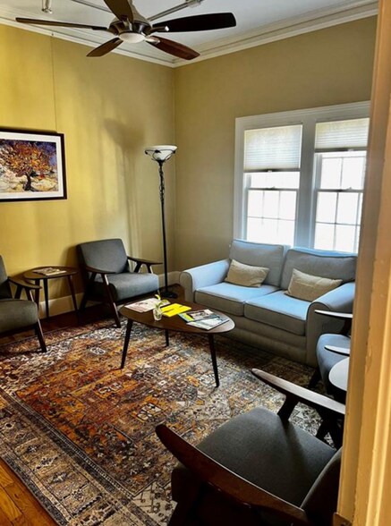 More Photos Of 215 N East Ave, Fayetteville Office For Sale