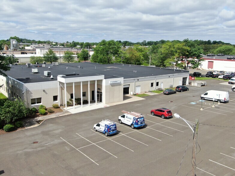 More Photos Of 160 Commerce Dr, Montgomeryville Manufacturing For Lease