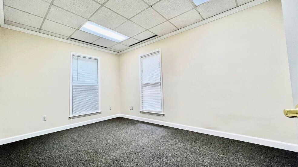 More Photos Of 3867 Holcomb Bridge Rd, Peachtree Corners Office For Lease