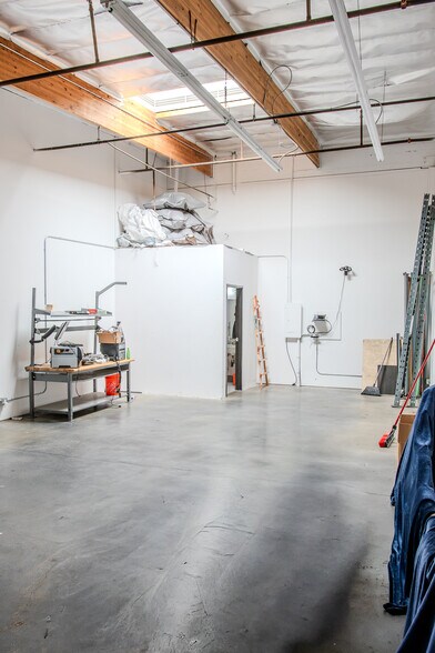 More Photos Of 212 Technology Dr, Irvine Research And Development For Lease