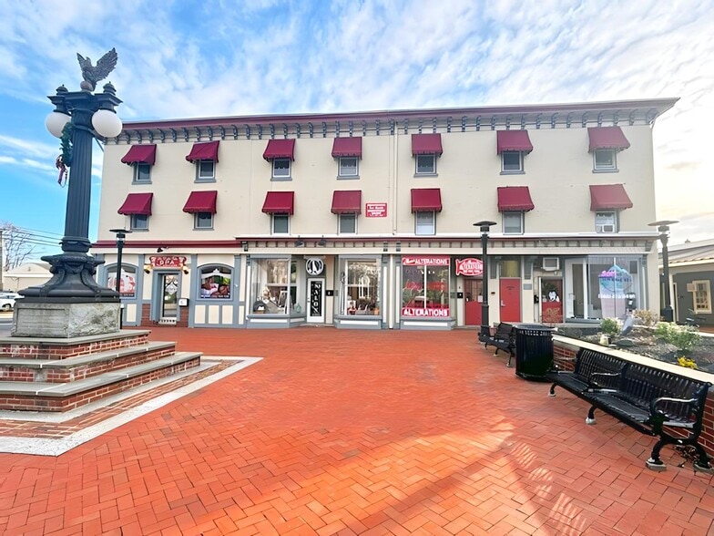 More Photos Of , Middletown General Retail For Sale