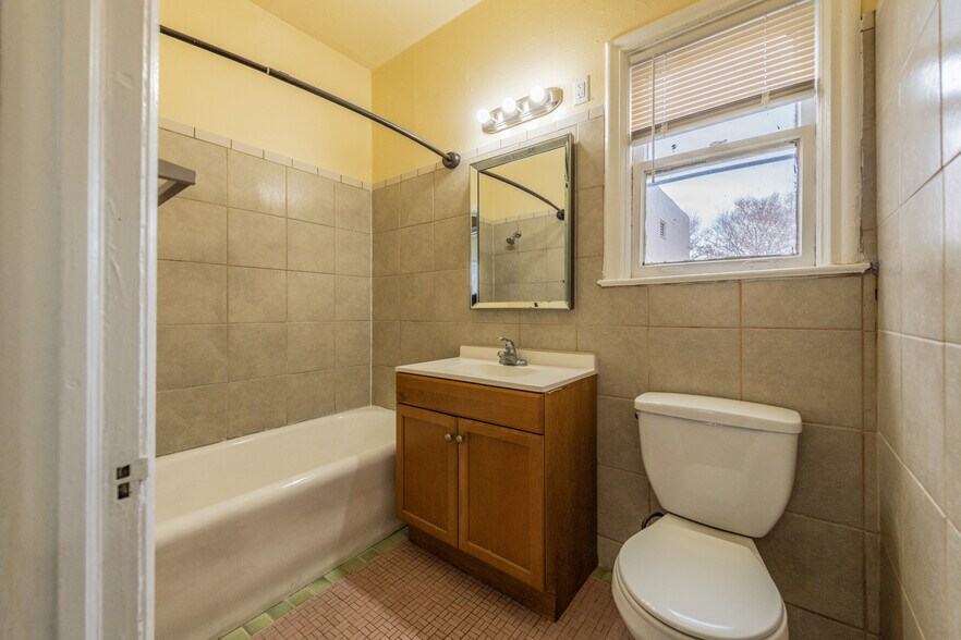 More Photos Of 403 W Hollywood Ave, San Antonio Apartments For Sale