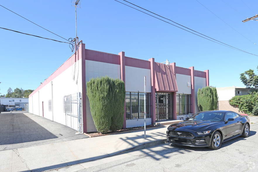 Primary Photo Of 8759 Remmet Ave, Canoga Park Distribution For Lease