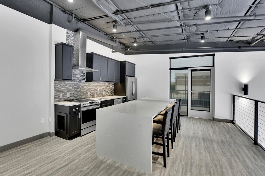 More Photos Of 6767 All Stars Ave, Frisco Showroom For Sale