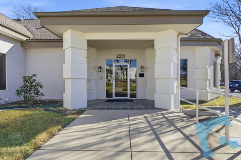 More Photos Of 2301 Ira E Woods Ave, Grapevine Office For Sale