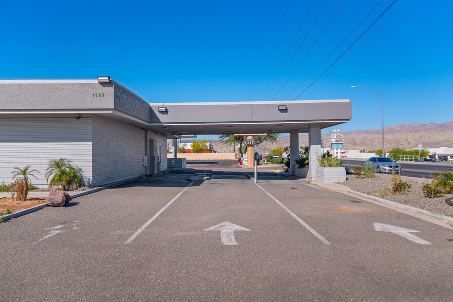 More Photos Of 1755 E Lakeside Dr, Bullhead City Bank For Sale