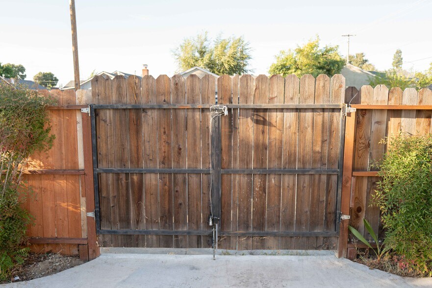 More Photos Of 5002 Martin Luther King Jr Blvd, Sacramento Religious Facility For Sale