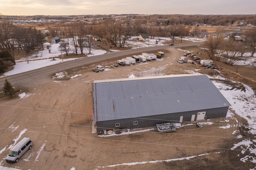 More Photos Of 815 E 1st Ave, Osakis Flex For Lease