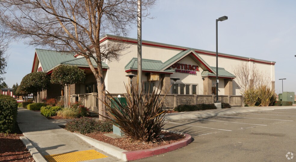 More Photos Of 7221 Laguna Blvd, Elk Grove Restaurant For Sale