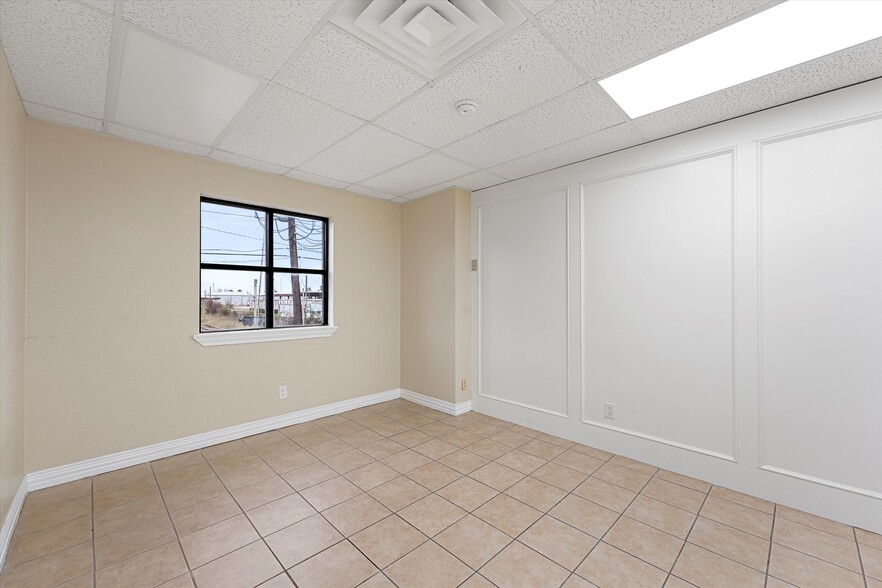More Photos Of 620 Gellhorn Dr, Houston Warehouse For Sale