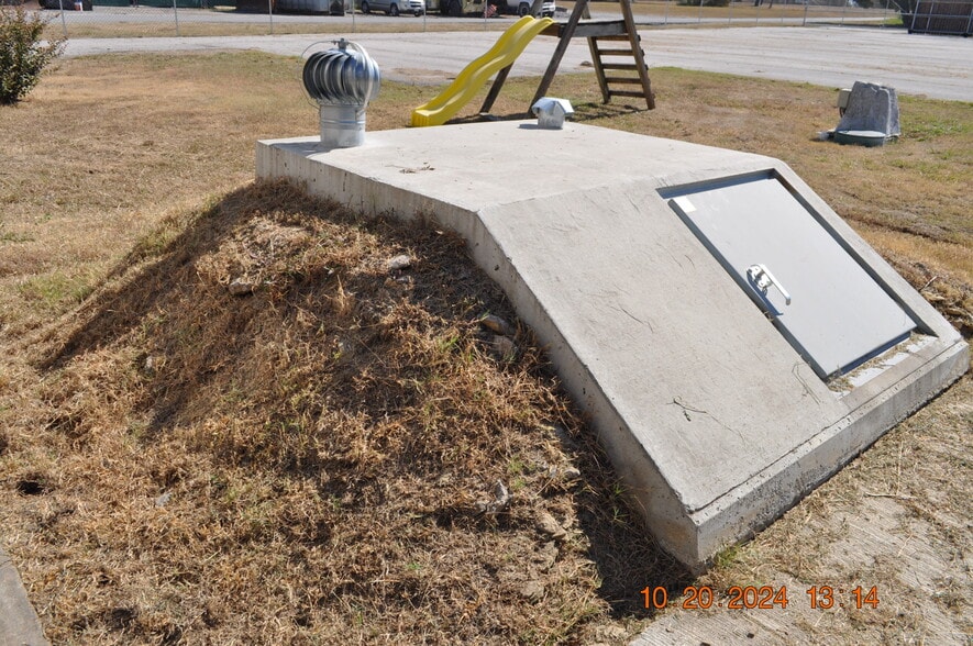 More Photos Of 15890 E Pine St, Tulsa Office For Sale