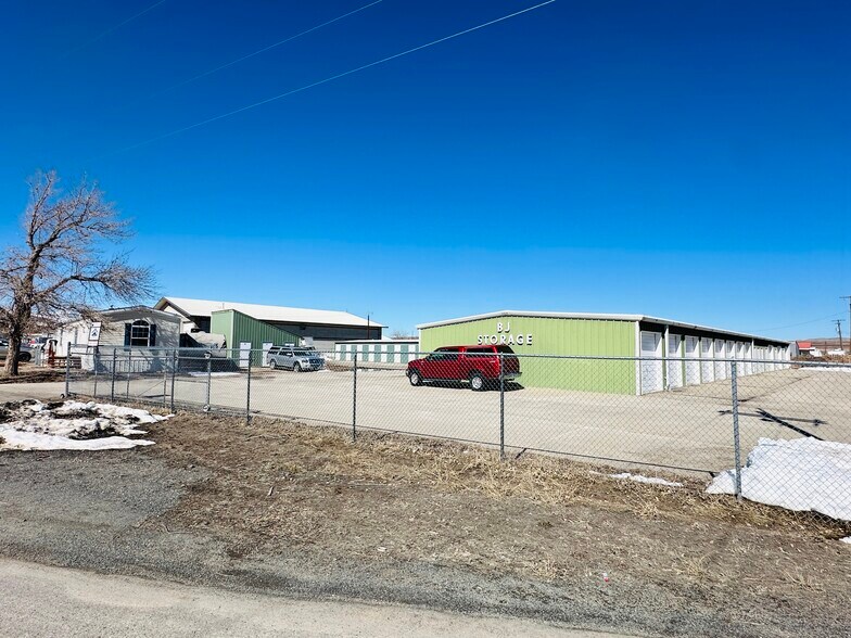 More Photos Of 67 Tweed Ln, Lander Self Storage For Sale
