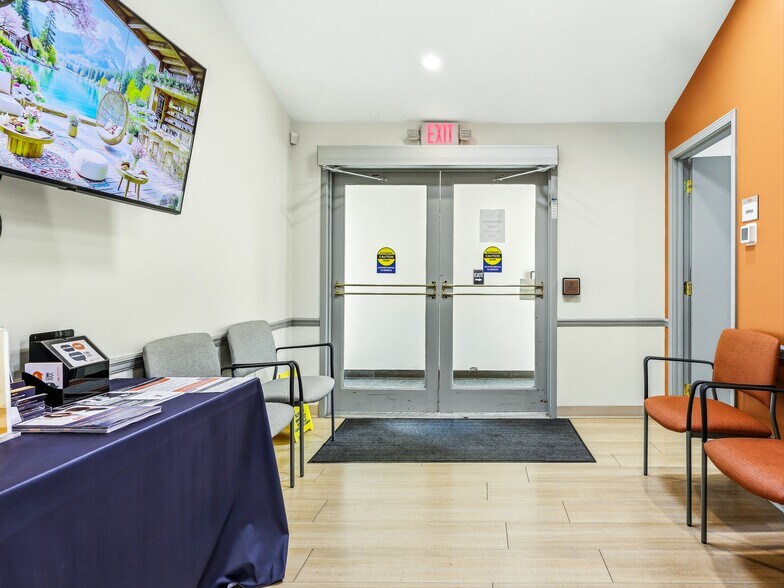 More Photos Of 6 Brooklet St, Asheville Medical For Sale