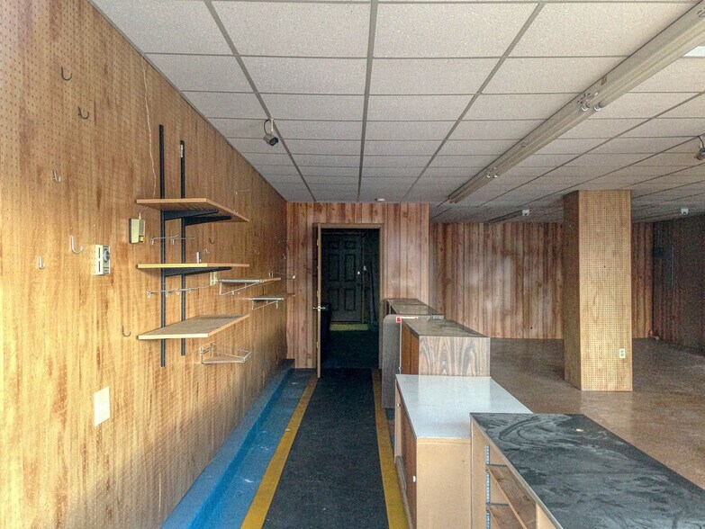 More Photos Of 630 Bridge St SW, Roanoke Storefront Retail Residential For Sale