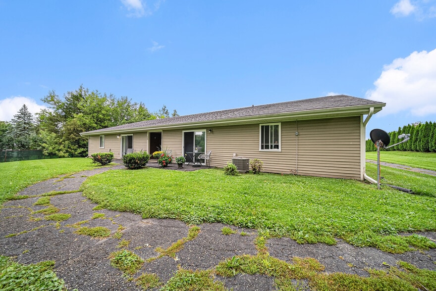 More Photos Of 700-710 S Dewitt Dr, Dewitt Apartments For Sale