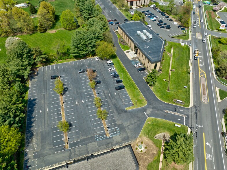 More Photos Of 67 Mountain Blvd, Warren Office For Lease