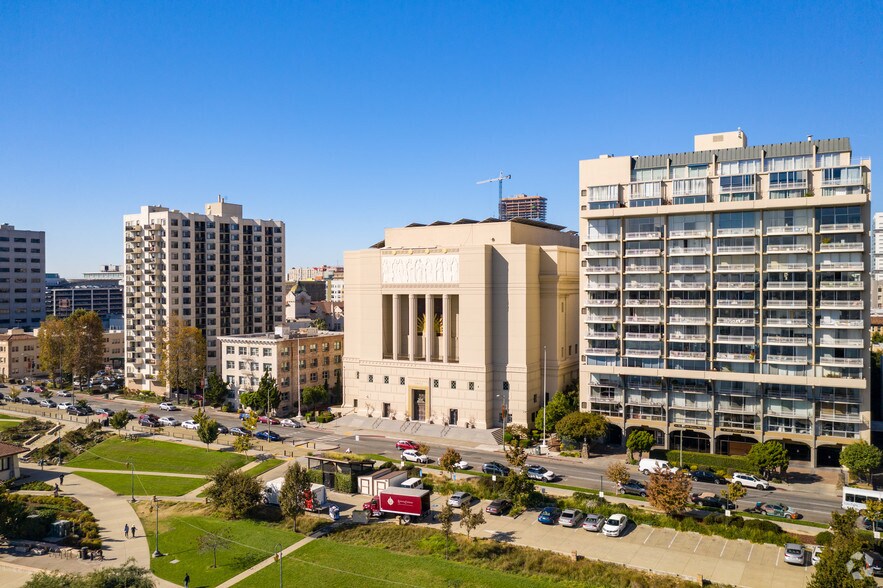 More Photos Of 1547 Lakeside Dr, Oakland Religious Facility For Sale