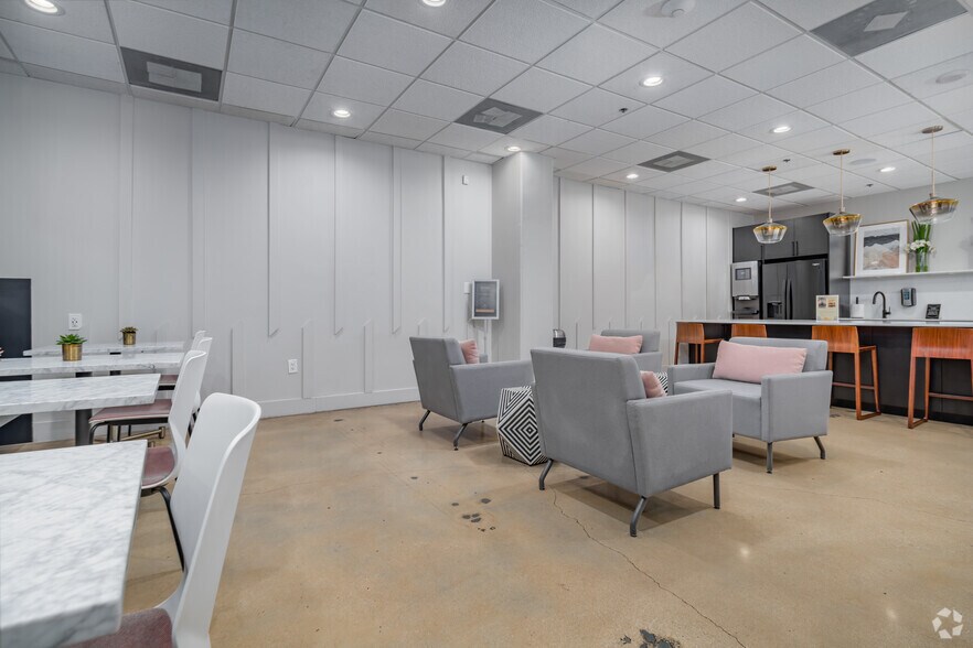 More Photos Of 100 N Santa Rosa St, San Antonio Apartments For Lease