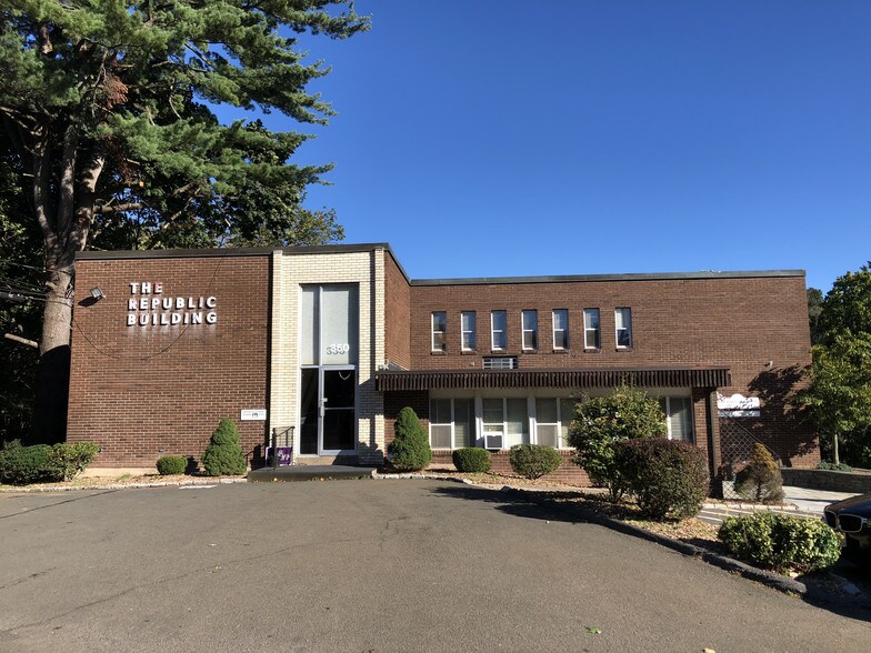 More Photos Of 350 S Main St, Cheshire Medical For Sale