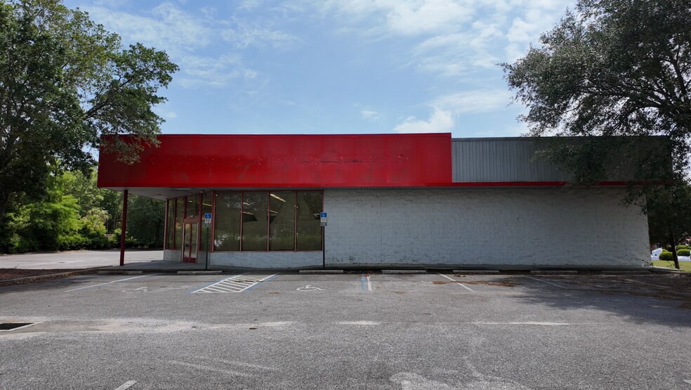More Photos Of 4537 HIGHWAY 90, Pace General Retail For Sale