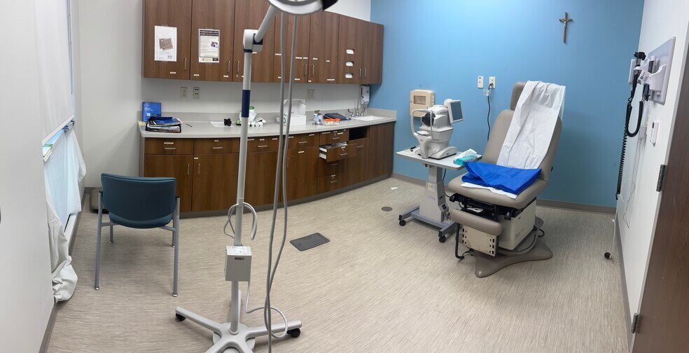 More Photos Of 1714 W Springfield Ave, Champaign Storefront For Lease