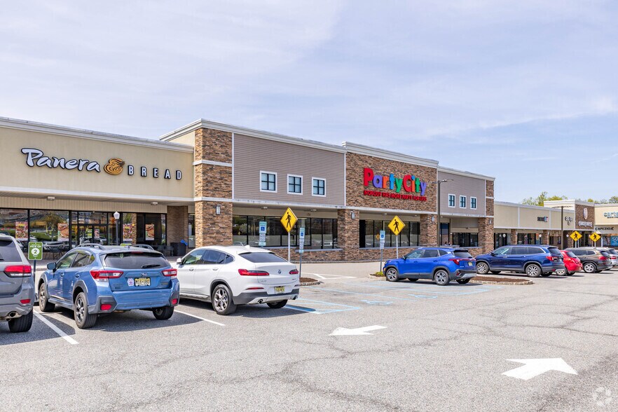 More Photos Of 1595-1659 Rt 23 S, Wayne Unknown For Lease