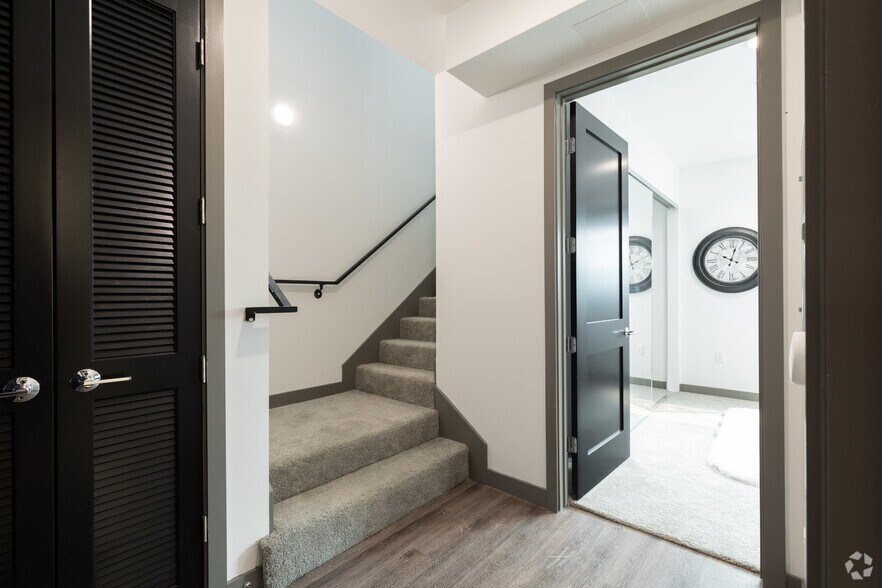 More Photos Of 552 N Hobart Blvd, Los Angeles Apartments For Sale