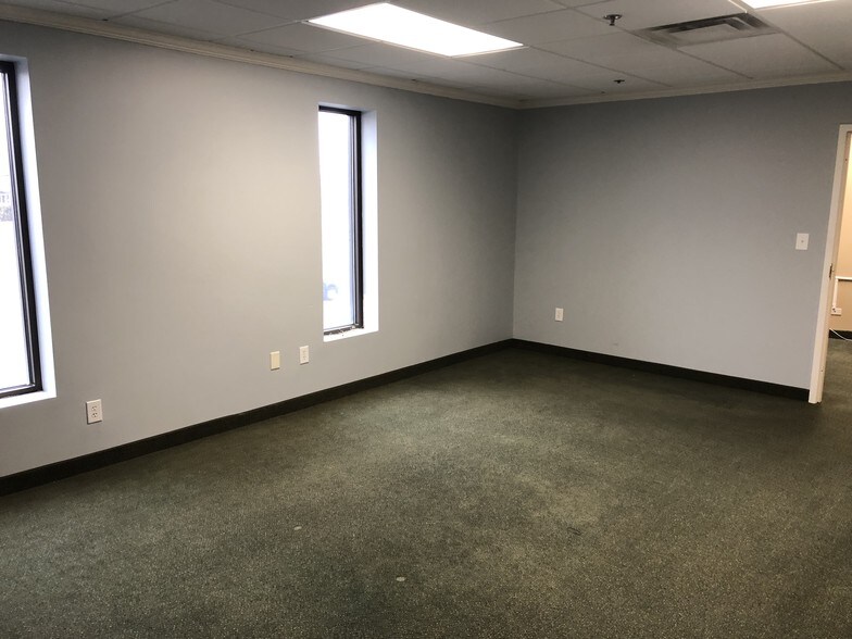 More Photos Of 1330 Niagara Falls Blvd, Tonawanda Storefront Retail Office For Lease