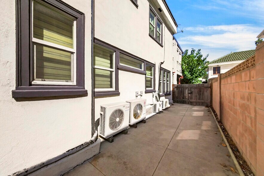 More Photos Of 1762 Crenshaw Blvd, Los Angeles Multifamily For Sale