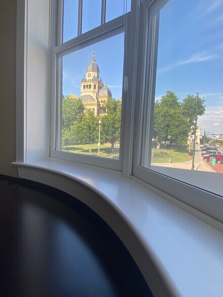 More Photos Of 101 N Elm St, Denton Freestanding For Lease