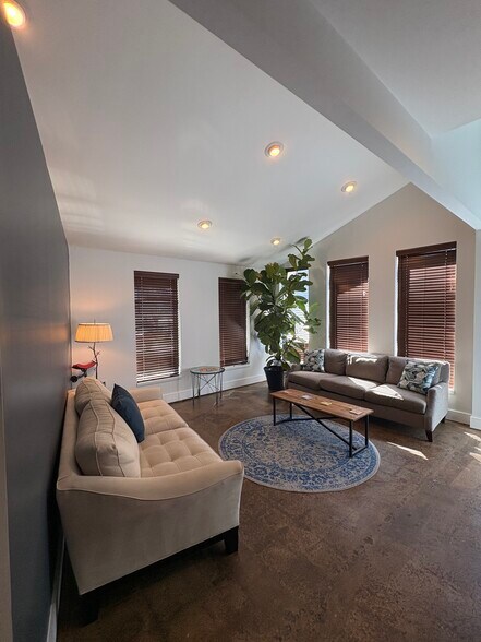 More Photos Of 253 NW 14th St, Atlanta Loft Creative Space For Sale