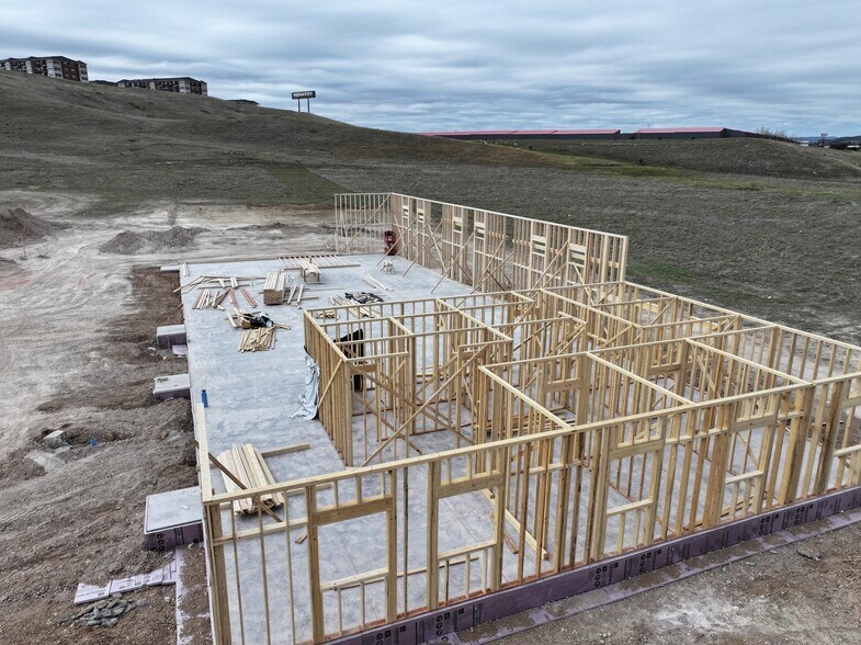 More Photos Of 865 Valley Dr, Rapid City Industrial For Lease