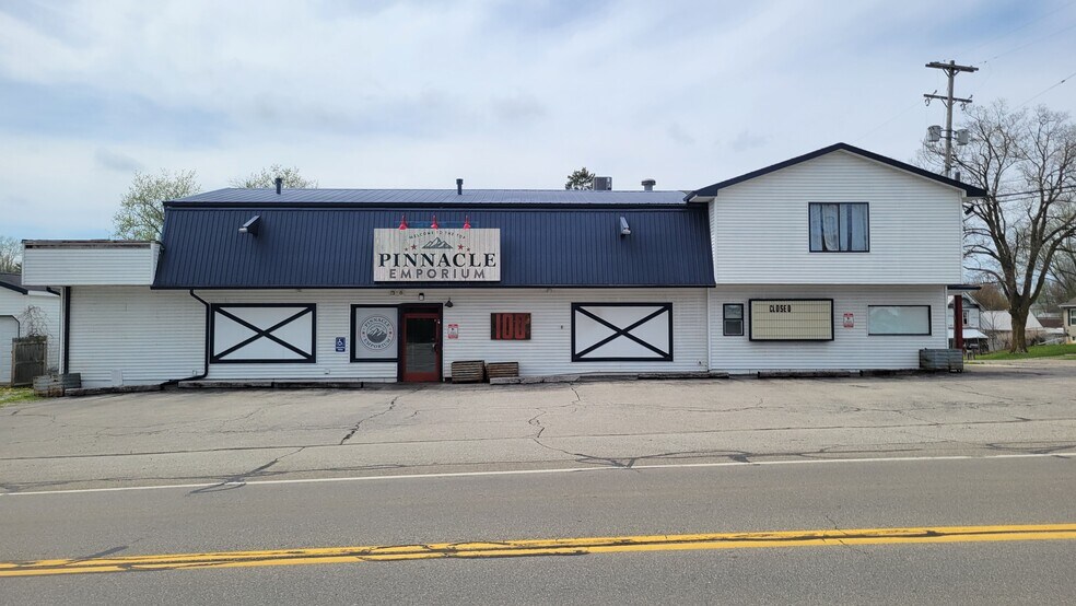 More Photos Of 200 Main St, Addison General Retail For Sale