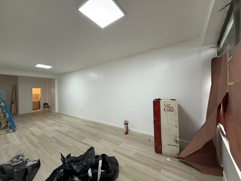 More Photos Of 11462 Merrick Blvd, Jamaica Storefront Retail Residential For Lease