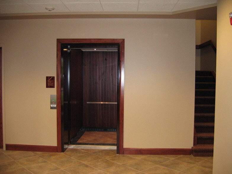 More Photos Of 103 4th St, Castle Rock Office For Sale