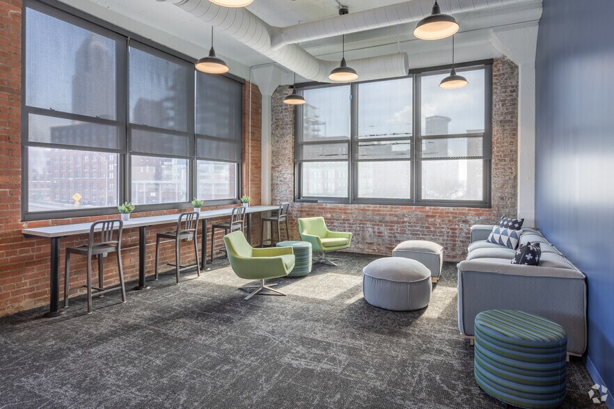 More Photos Of 1138 W 9th St, Cleveland Office For Sale