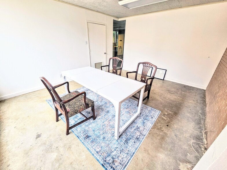More Photos Of 622 Kempner, Galveston Loft Creative Space For Lease