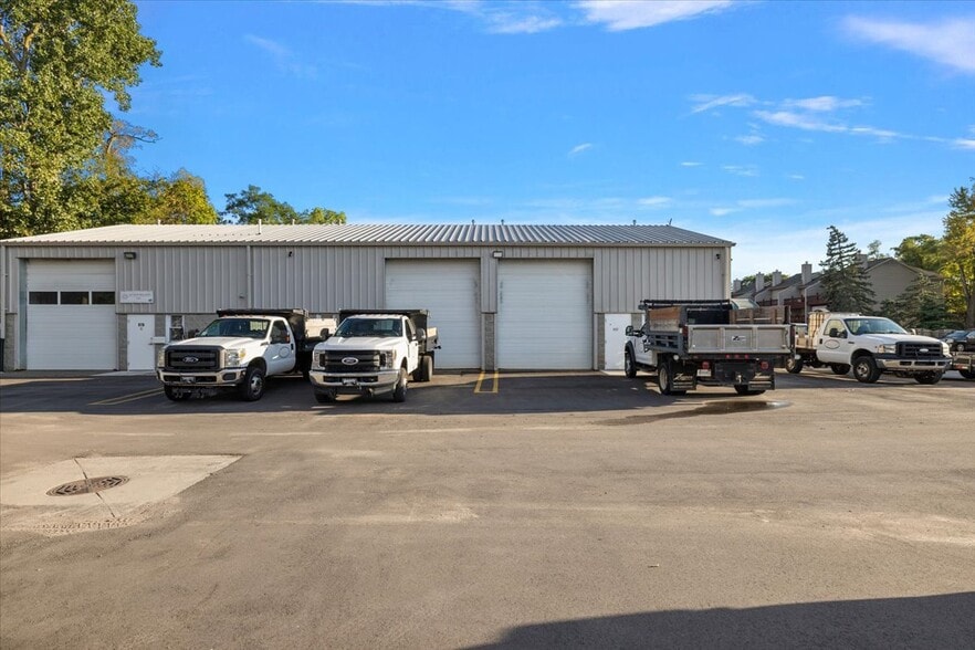 More Photos Of 850 York St, Plymouth Flex For Sale